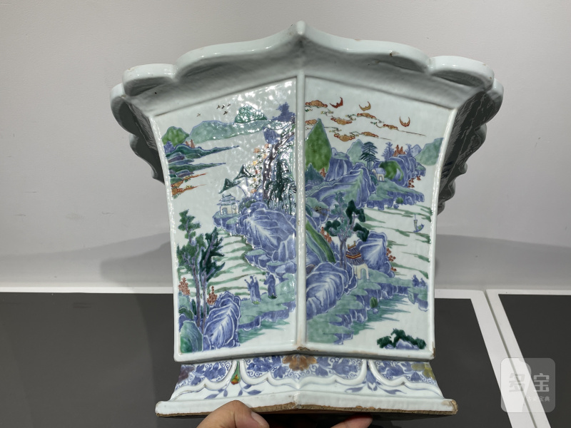 清康熙 斗彩山水人物六角棱口大花盆 - 图11